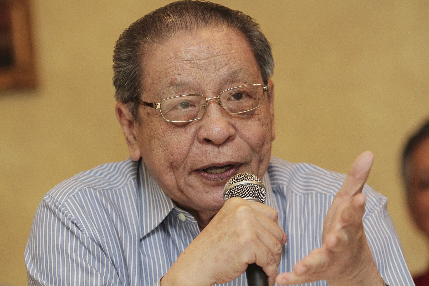 Lim Kit Siang speaks during a press conference in Petaling Jaya February 7, 2017. u00e2u20acu201d Picture by Yusof Mat Isa