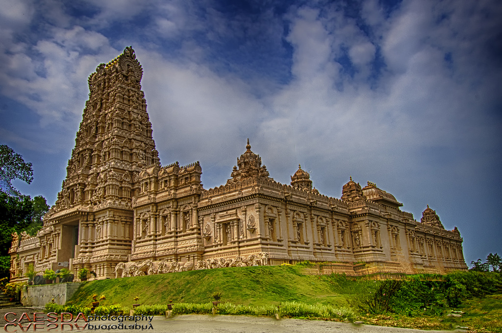 百年历史的印度老庙，确实值得一看！图取自：flickr 