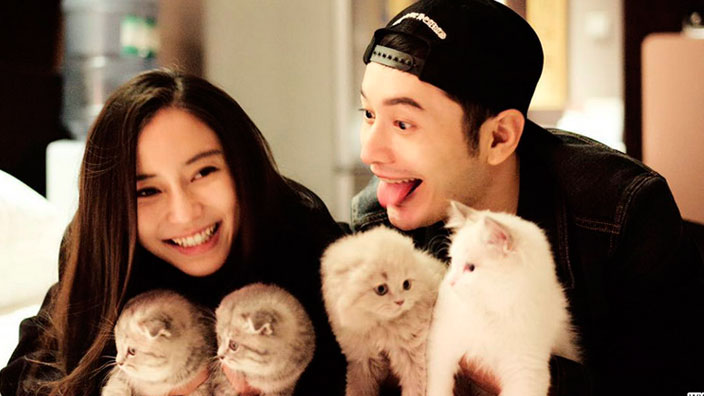 Angelababy 和黄晓明结婚，生了孩子。在大马，他们已经是属于Uncle Aunty 级别的了。XD 图取自：sbs