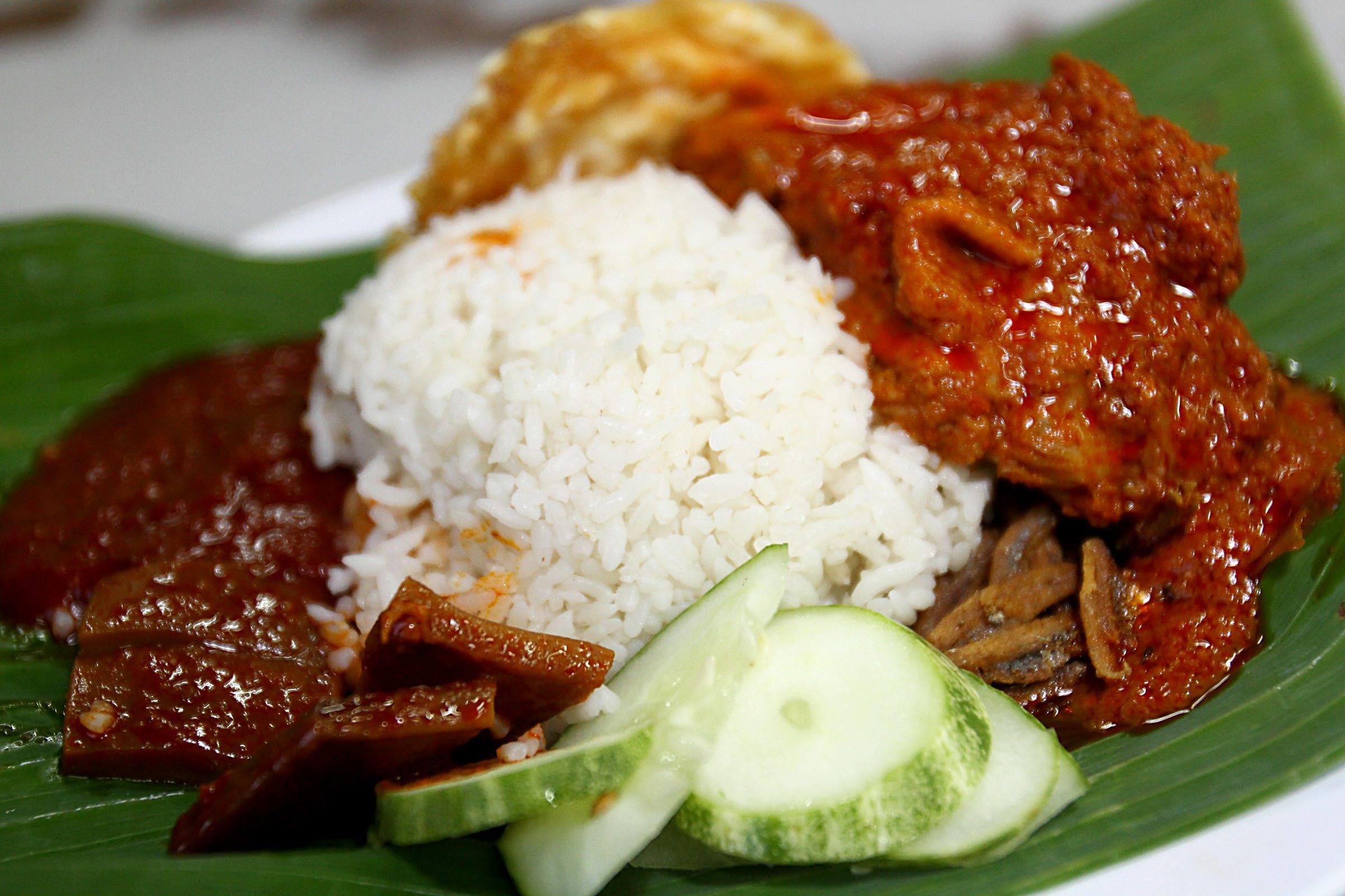 大马美食之光-- Nasi Lemak！图取自：pamper 