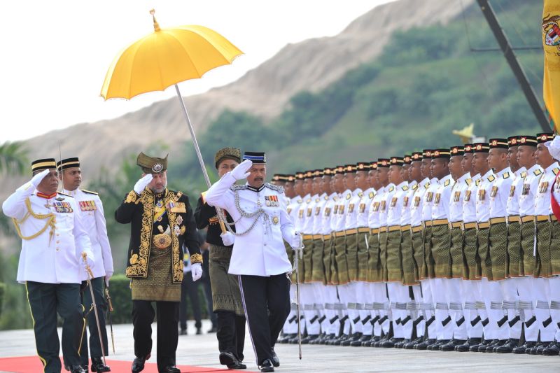 Upon his arrival at the royal dais at Istana Negara in Kuala Lumpur, Yang di-Pertuan Agong Sultan Muhammad V was given a royal salute by 108 members of the 1st Battalion of the Royal Malay Regiment, April 24, 2017. u00e2u20acu2022 Bernama pic