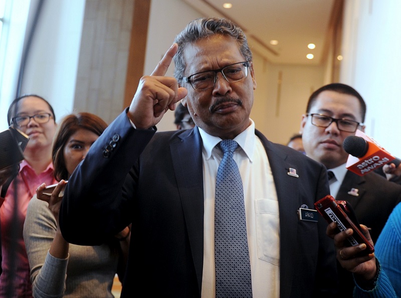 Attorney-General Tan Sri Mohamed Apandi Ali speaks to reporters at the Asean Senior Law Officials Meeting in Putrajaya May 15, 2017. u00e2u20acu201d Bernama pic