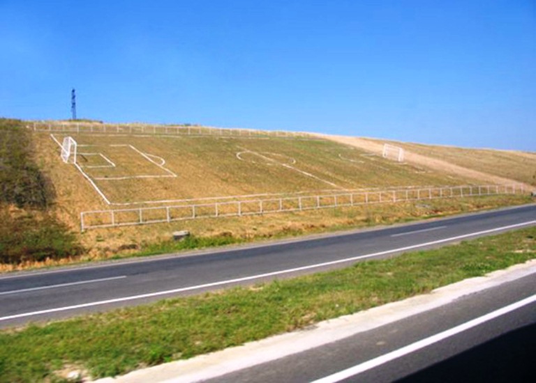 这球要怎么踢啊？-摘自网络-