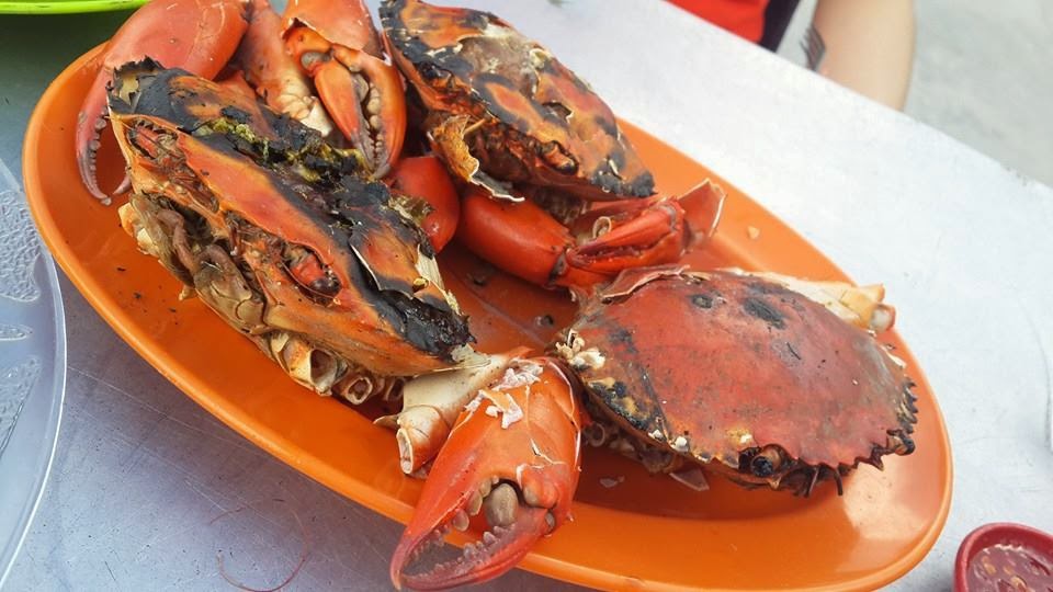 在海边吃海鲜大餐，想必别有一番风味哟。-摘自网络-