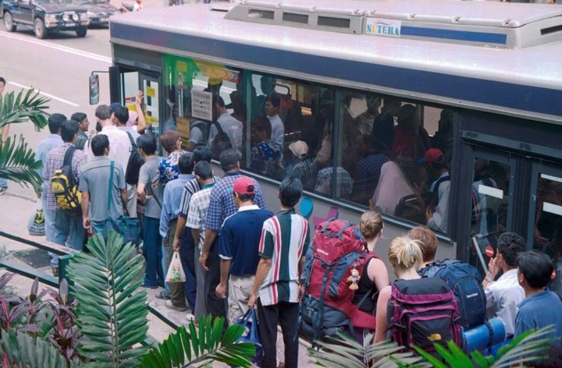 Intrakota巴士服务沦为破产项目。-马新社-