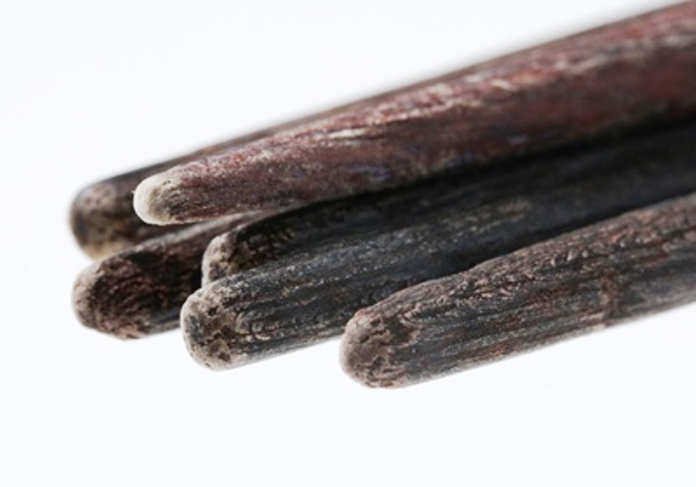 木块和竹筷用久会滋生细菌。-摘自网络-