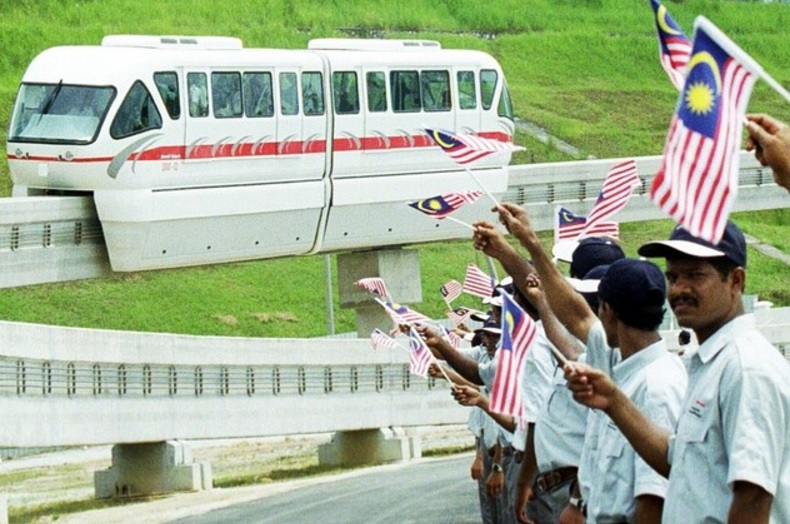 单轨火车完工时的费用比原定费用超过10倍。-马新社-