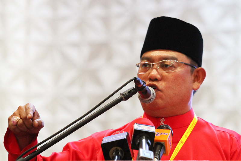 Tan Sri Noh Omar speaks during the Umno Division Delegates Conference in Shah Alam August 6, 2017. u00e2u20acu201d Picture by Miera Zulyana Abdul Rahman