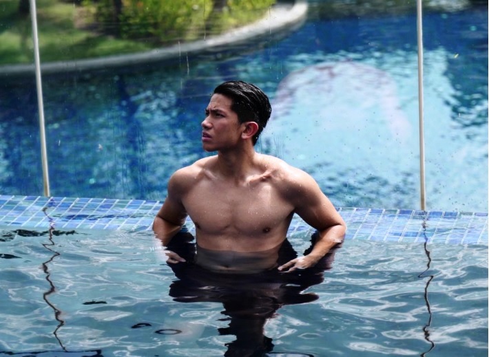 热爱户外运动的马丁王子练出一身壮硕的肌肉。-摘自tmski Instagram-