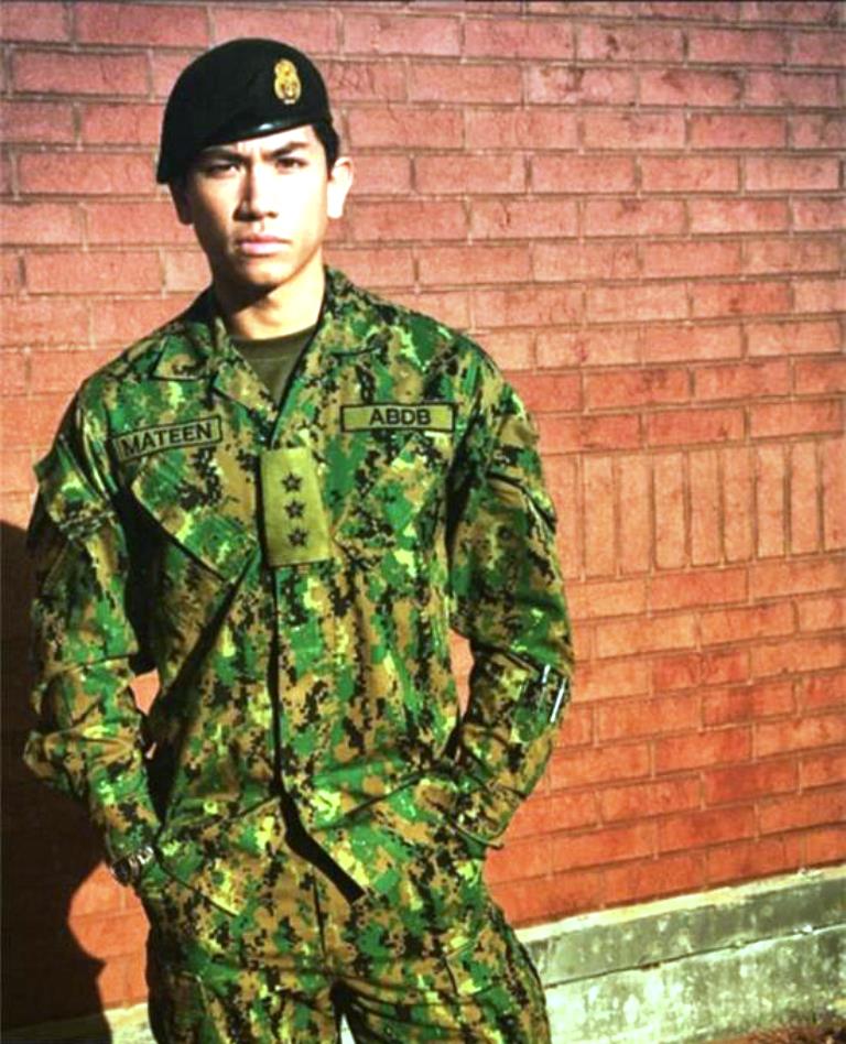 身穿军装的马丁王子英武沉稳。-摘自tmski Instagram-