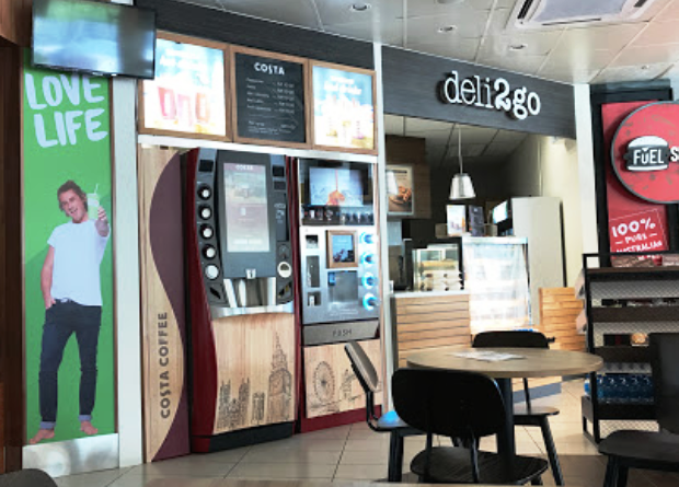 现在在特定油站加油，还可以点上一杯美味咖啡来提神呢。-摘自网络-