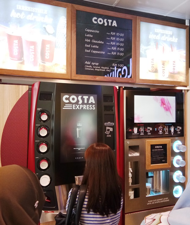 左边是热饮，右边是冷饮。-M中文网摄-