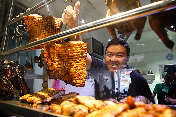 老板兜兜转转又回来白沙罗开店了。-Choo Choy May摄-