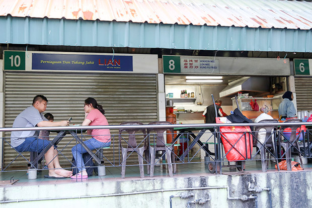 就是这个档口售卖“鸡肉渣”版福建面。-Choo Choy May摄-