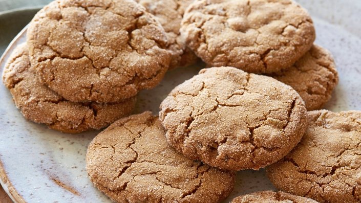 饼干若过期了不够香脆，进烤箱烤一烤就可以了。-摘自网络-