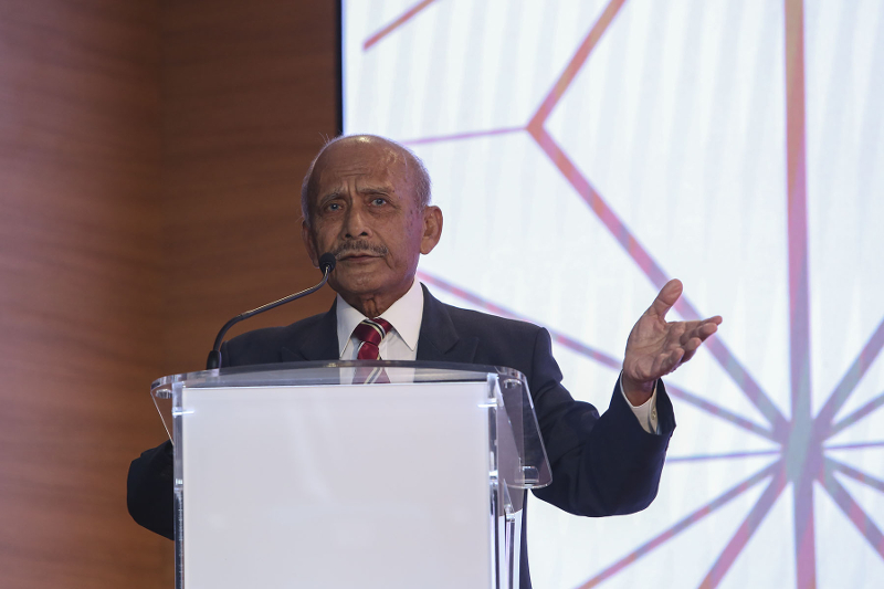 Former Inspector-General of Police, Tun Muhammad Hanif Omar delivers his speech during a book launch in Kuala Lumpur September 8, 2017. u00e2u20acu201d Picture by Yusof Mat Isa