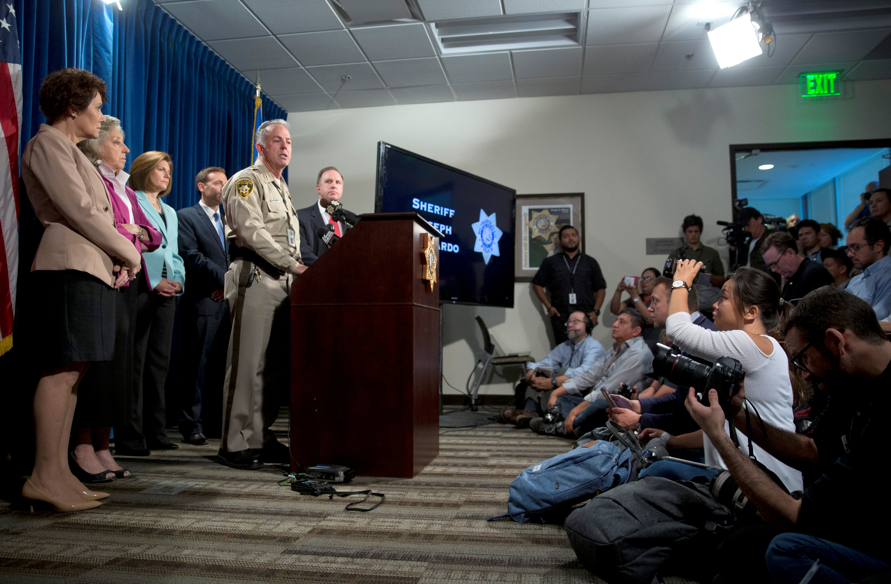 拉斯维加斯警方召开记者会，表示这是一场缜密的计划型犯罪。-路透社-