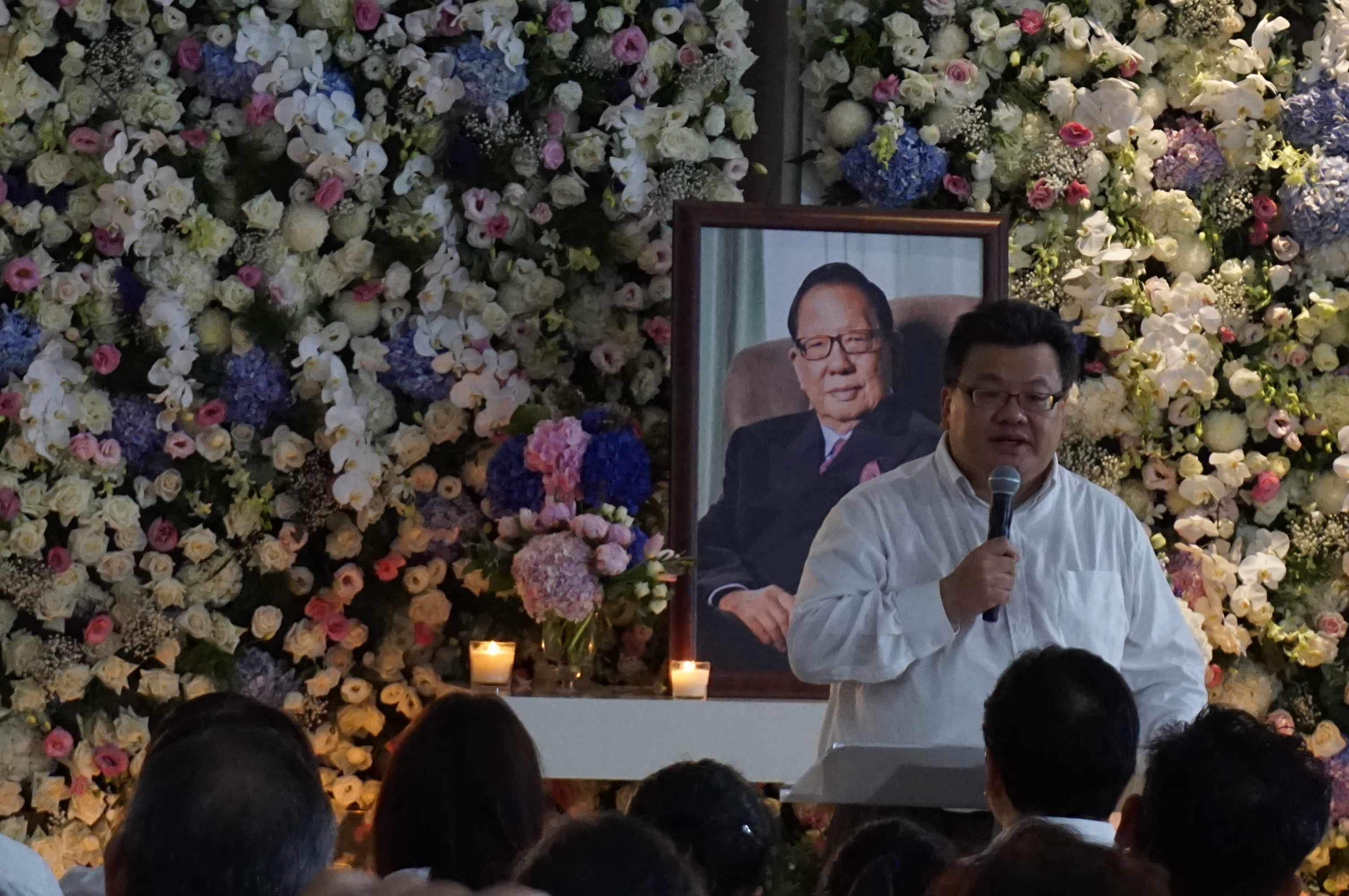 杨肃佳说，没想到上周四的聚餐，是最后一次晚餐。-M中文网-