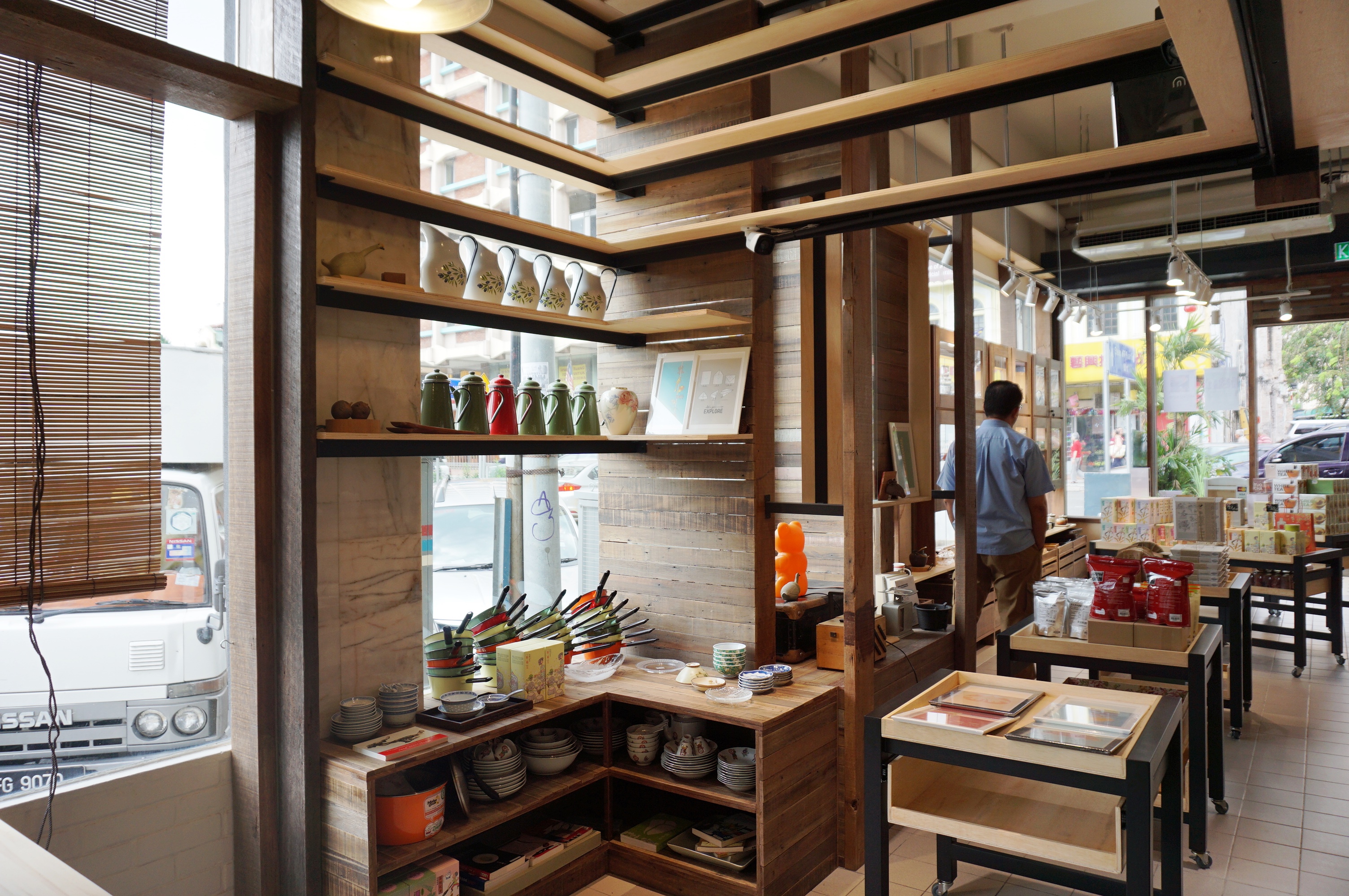 如果顾客在试用厨具后觉得适合自己的需求，就可以直接买来用。-杨琇媖摄-