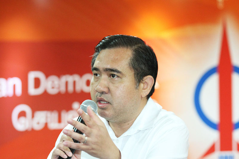 Anthony Loke speaks to reporters during a press conference on DAPu00e2u20acu2122s CEC re-election in Kuala Lumpur October 9, 2017. u00e2u20acu201d Picture by Miera Zulyana