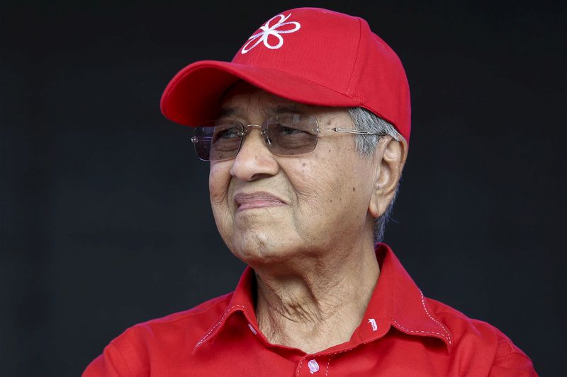 Tun Dr Mahthir at the Pakatan Harapan rally in Petaling Jaya, October 14, 2017. u00e2u20acu201d Picture by Yusof Mat Isa