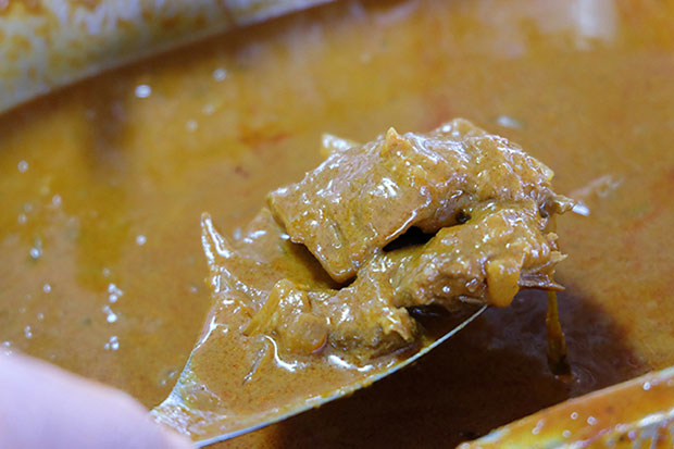 咖哩红酱牛肉是店内热销的菜肴之一。 -KE Ooi摄-
