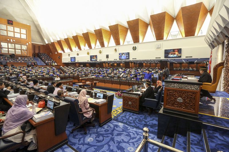 Prime Minister Datuk Seri Najib Razak tabling Budget 2018 in the Dewan Rakyat, October 27, 2017. u00e2u20acu201d Picture by Yusof Mat Isa
