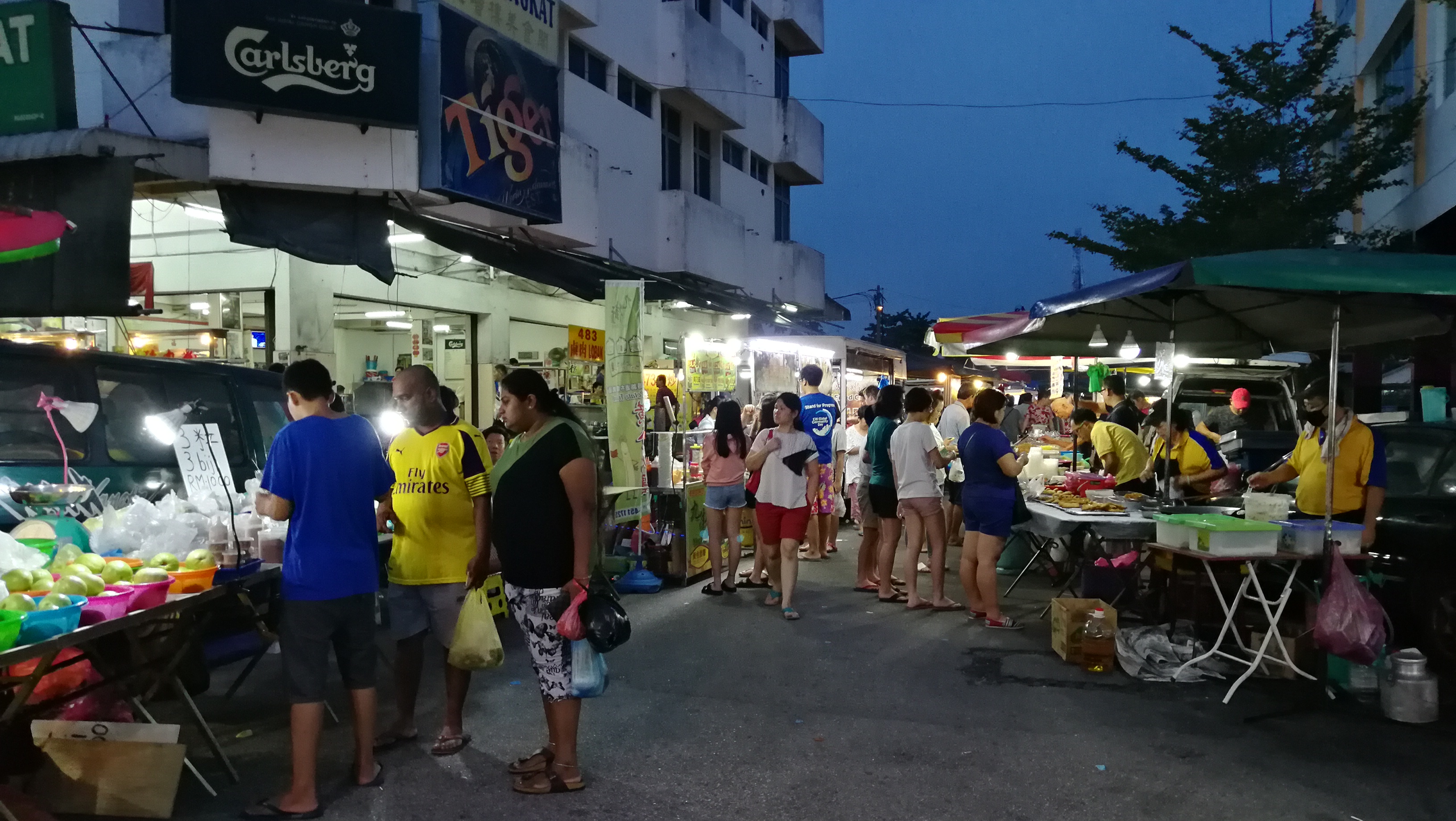 高渊夜市最著名的就是美食多。-M中文网摄-