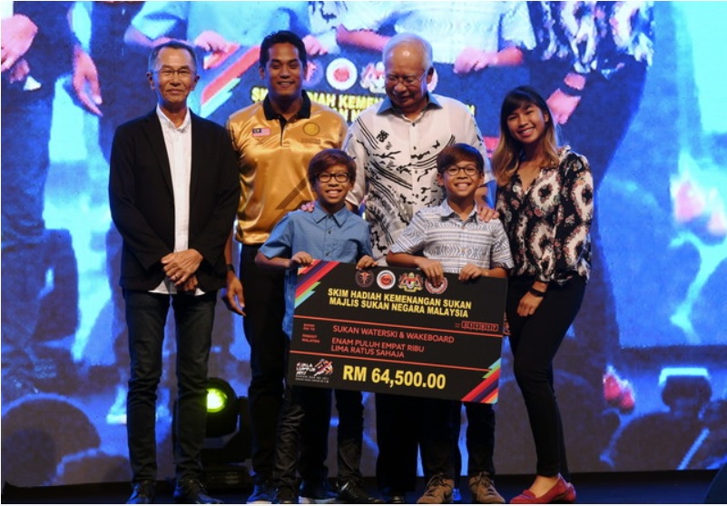 统御东运会滑水赛项的熊氏家族，共获得6万4500令吉奖励。-马新社-
