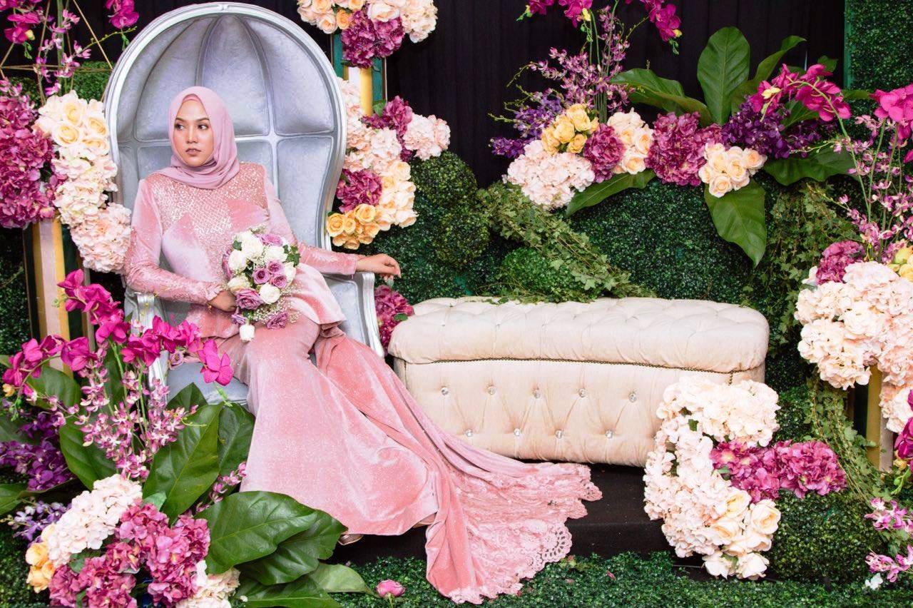 A screengrab of Shila Amzah and Haris Idraki Elias during their engagement ceremony last night.