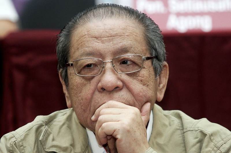 DAP veteran leader Lim Kit Siang attends the partyu00e2u20acu2122s special congress  in Shah Alam November 12, 2017. u00e2u20acu201d Picture by Miera Zulyana