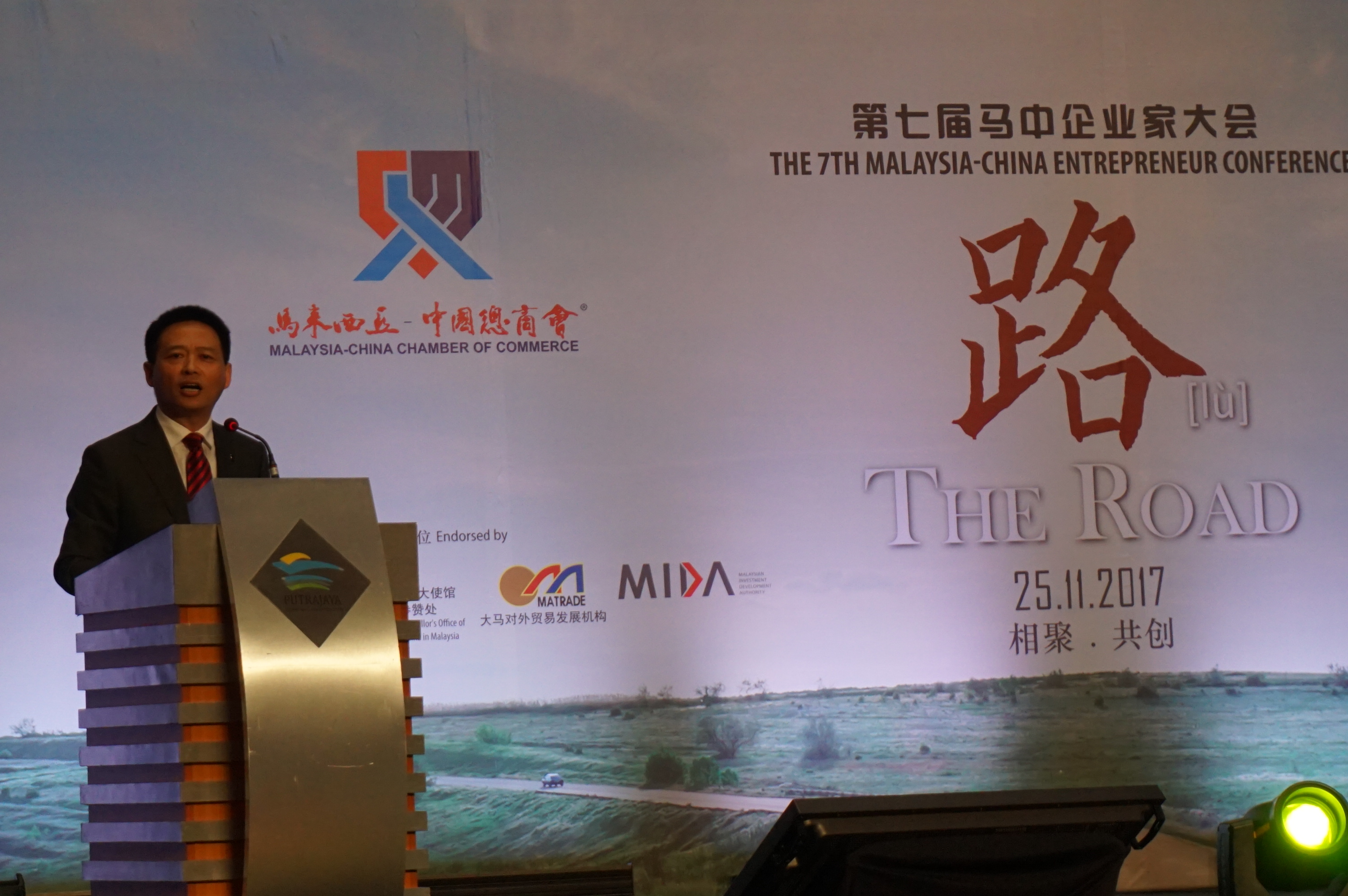 李春荣说，他发现普腾经销商作风保守，即管卖车，不管修车。-M中文网-