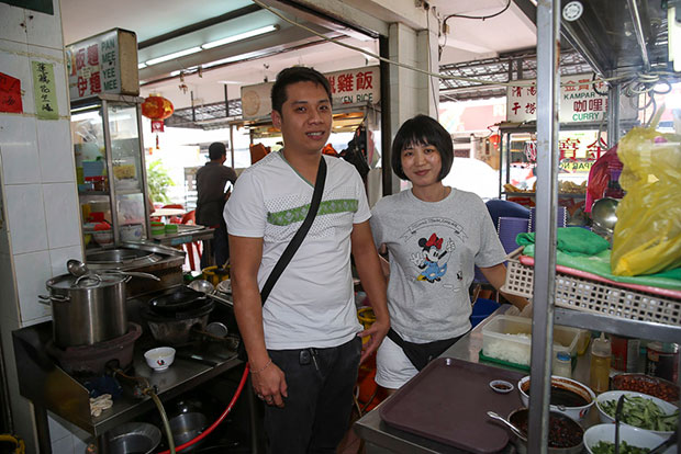 Chris和他的中国藉太太王氏。-Choo Choy May摄-