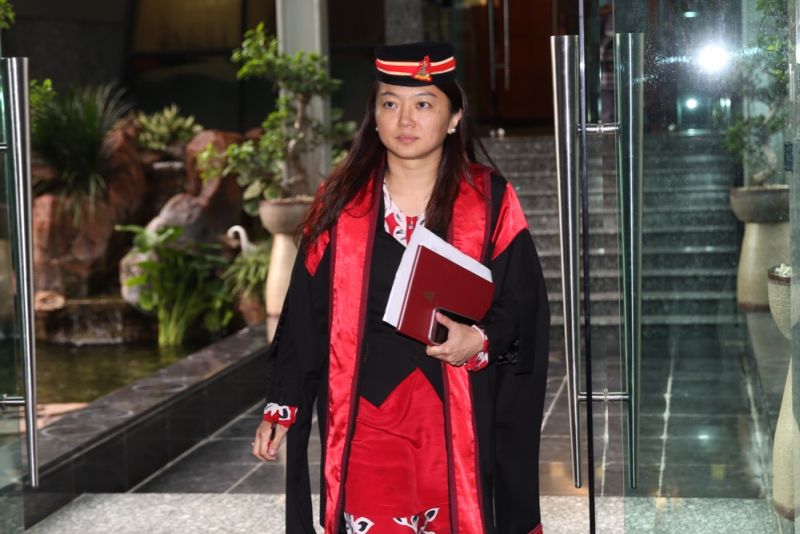 Selangor Speaker Hannah Yeoh arrives at the State Assembly, November 3, 2017. u00e2u20acu2022 Picture by Choo Choy May