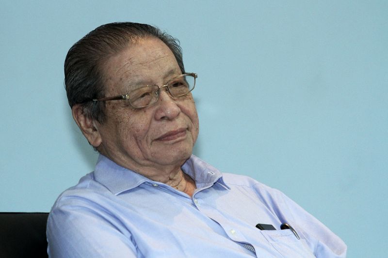 Lim Kit Siang speaks at the Youth Town Hall Meet in Petaling Jaya November 21, 2017. u00e2u20acu2022 Picture by Miera Zulyana