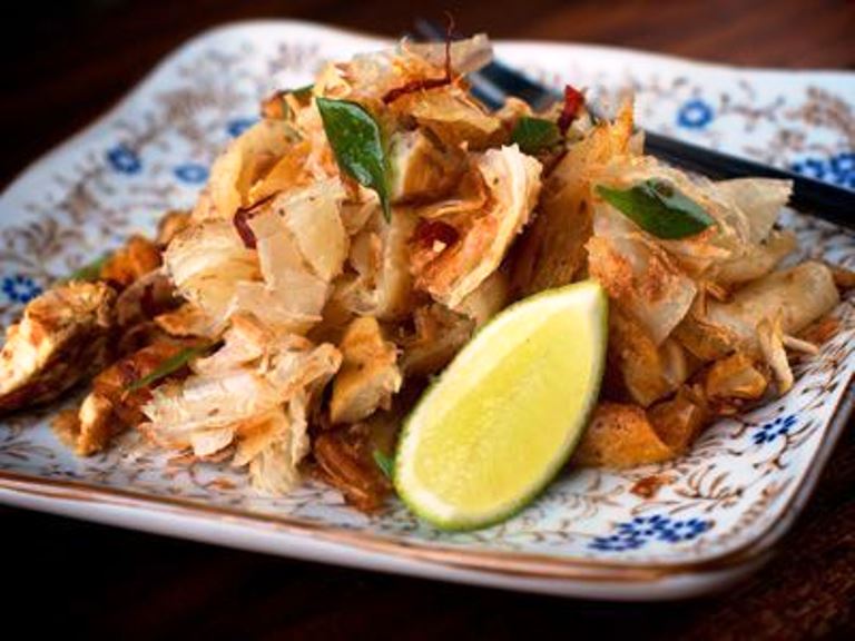 有香脆煎饼口感的炒“面”，感觉不赖。-摘自网络-