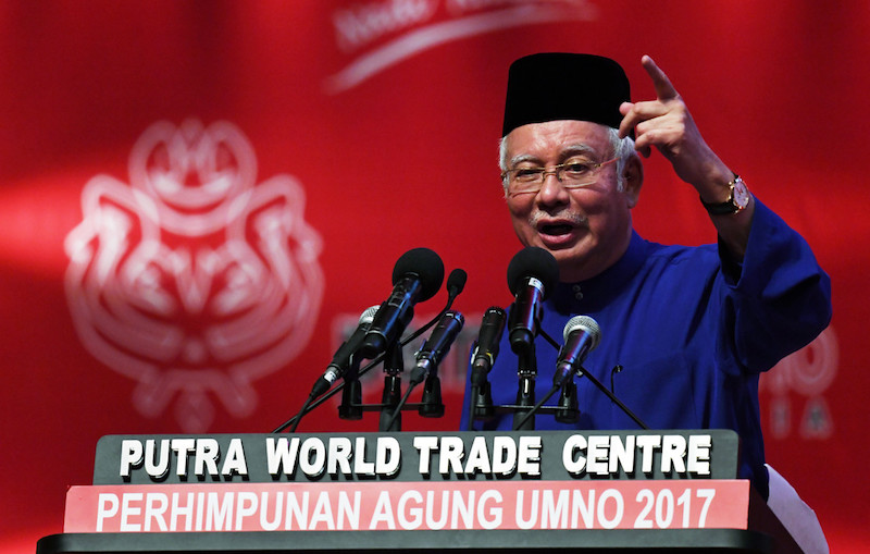 Datuk Seri Najib Razak menyampaikan ucapan penggulungan pada Perhimpunan Agung Umno 2017. u00e2u20acu2022 Foto Bernama