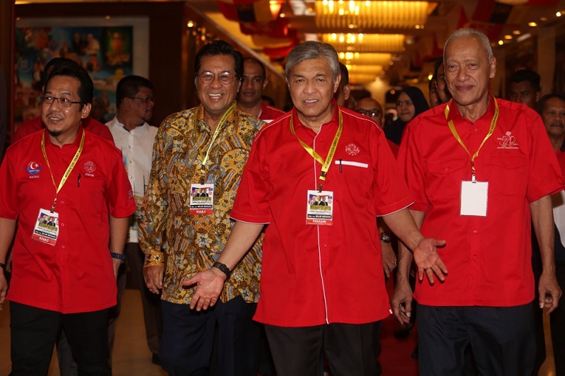 (From left) Datuk Wira Razali Ibrahim , Tan Sri Abdul Khalid Ibrahim , Deputy Prime Minister Datuk Seri Ahmad Zahid Hamidi  and Tan Sri Muhammad Taib  at Selangor Umno convention in Kuala Lumpur December 2, 2017. u00e2u20acu201d Picture by Choo Choy May