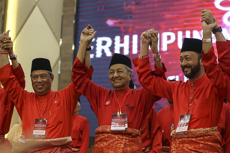 (From left)  Tan Sri Muhyiddin Yassin, Tun Dr Mahathir Mohamad and Datuk Seri Mukhriz Mahathir during Parti Pribumi Bersatu Malaysiau00e2u20acu2122s first Anuual General Assembly in Shah Alam December 30, 2017. u00e2u20acu201d Azneal  Ishak