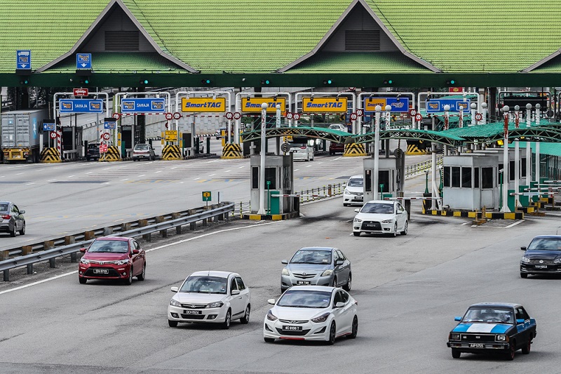 A general view of Sungai Rasau toll. Toll collection will be repealed starting on 1st January 2018. u00e2u20acu201d Picture by Shafwan Zaidon