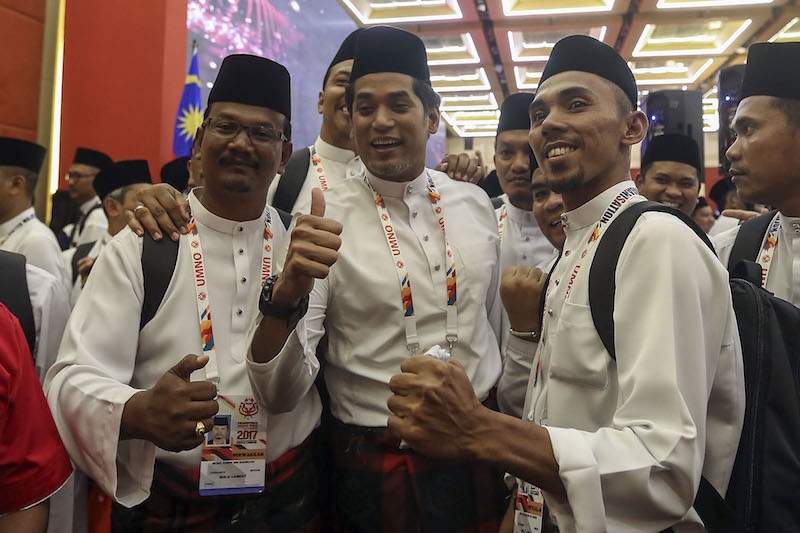 Umno Youth Chief Khairy Jamaluddin poses for a picture with delegates after the party wingu00e2u20acu2122s general assembly at Putra World Trade Centre (PWTC) in Kuala Lumpur December 6, 2017. u00e2u20acu201d Picture by Yusof Mat Isa