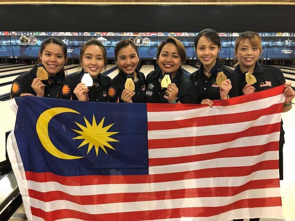 大马女团时隔十年力挫宿敌新加坡，重夺世锦赛冠军！-摘自Malaysia Tenpin Bowling脸书-