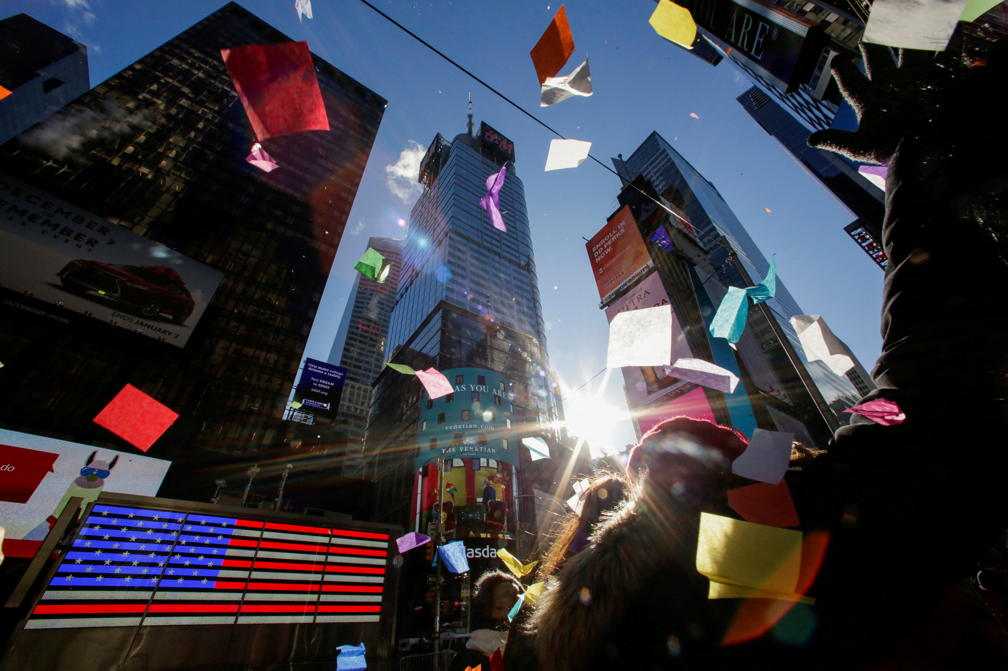 纽约曼哈顿的时报广场在美国几成“跨年”同义词。-路透社-