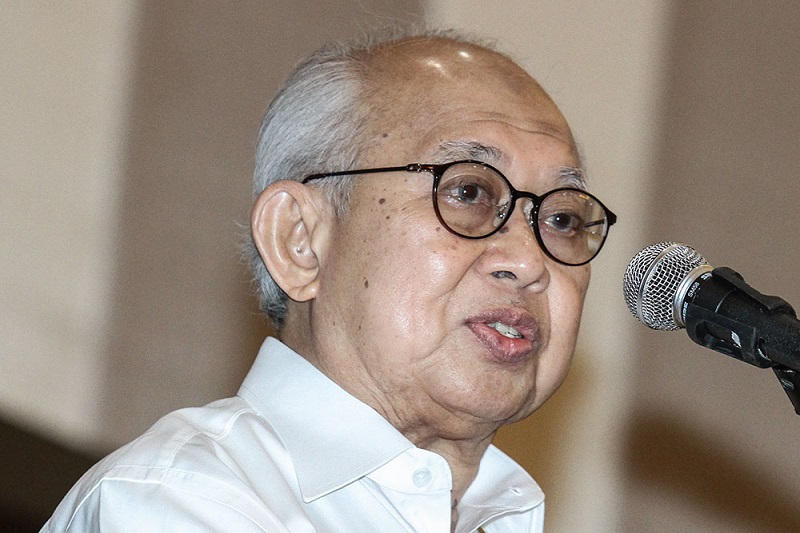 Gua Musang MP Tan Sri Tengku Razaleigh Hamzah speaks during a forum organised by G25 in Shah Alam January 27, 2018. u00e2u20acu201d Picture by Miera Zulyana 