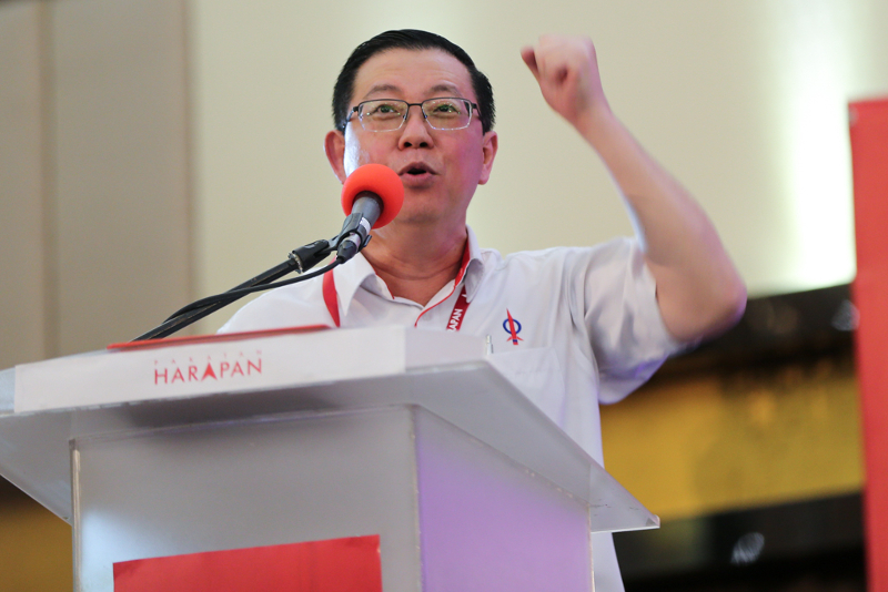 Lim Guan Eng speaks during the Pakistan Harapan convention in Shah Alam January 7, 2018. u00e2u20acu201d Picture by Ahmad Zamzahuri