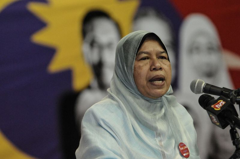 President of Wanita Pakatan Harapan (Wanita KeADILan Pusat) Zuraidah Kamaruddin speaks during the launch of Wanita Pakatan Harapan Malaysia and Woman Agenda in Kajang January 6, 2018. u00e2u20acu201d Picture by Miera Zulyana