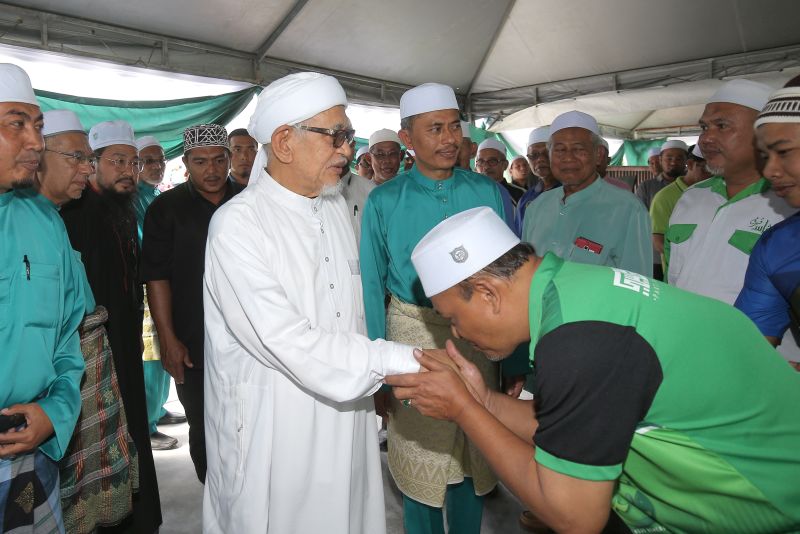 PAS President, Hadi Awang, at the launch of Wisma Purnama Pas in Pengkalan, Ipoh February 3, 2018. u00e2u20acu201d Picture by Pheong Kar Yu