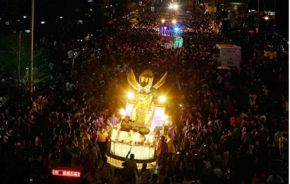 柔佛古庙游神活动是南马最盛大的新春活动。-马新社-