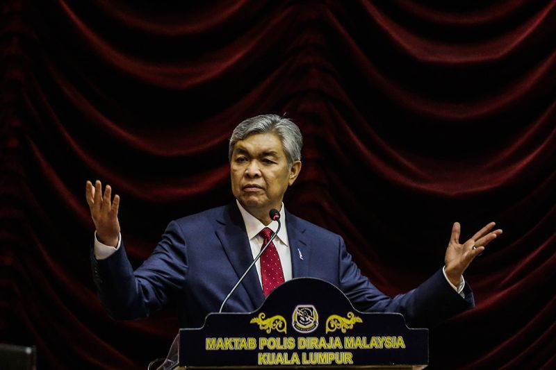 Datuk Seri Ahmad Zahid Hamidi speaks at the u00e2u20acu02dcTurun Padangu00e2u20acu2122 event in Kuala Lumpur March 20, 2018. u00e2u20acu2022Picture by Hari Anggara