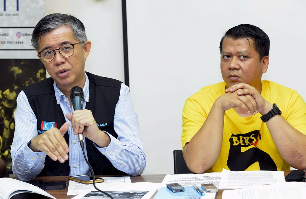Tian Chua (left) speaks during a Bersih 2.0 press conference April 29, 2018. u00e2u20acu201d Picture by Ham Abu Bakar